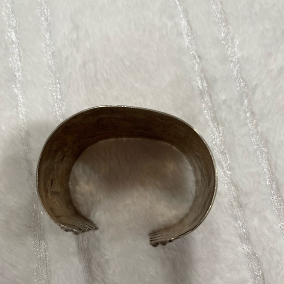 Vintage Silver Cuff Bracelet - Picture 5 of 7